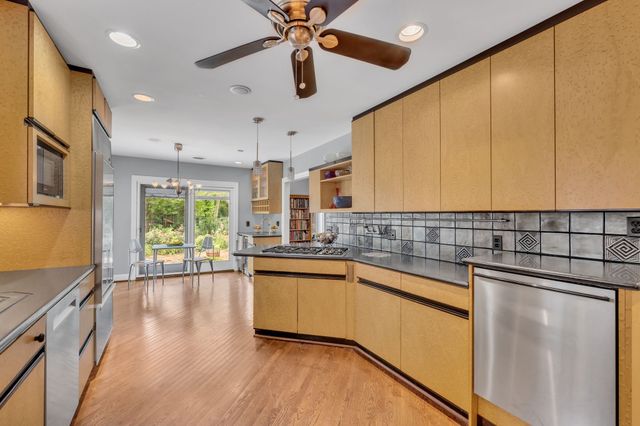 2039 Castleman Dr, Nashville, TN 37215