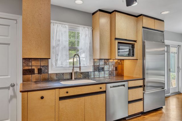 2039 Castleman Dr, Nashville, TN 37215