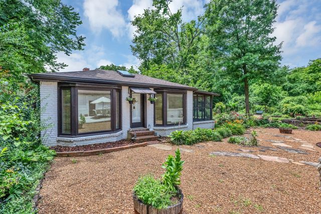 2039 Castleman Dr, Nashville, TN 37215
