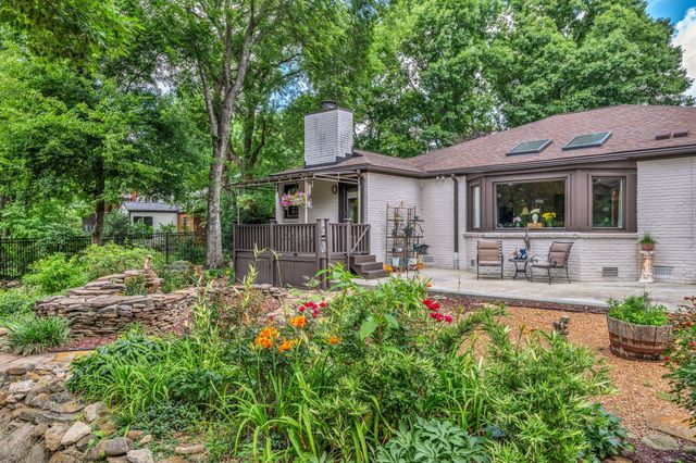 2039 Castleman Dr, Nashville, TN 37215