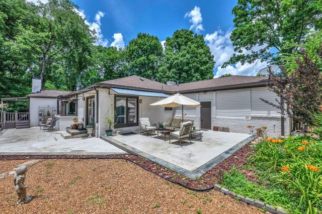 2039 Castleman Dr, Nashville, TN 37215