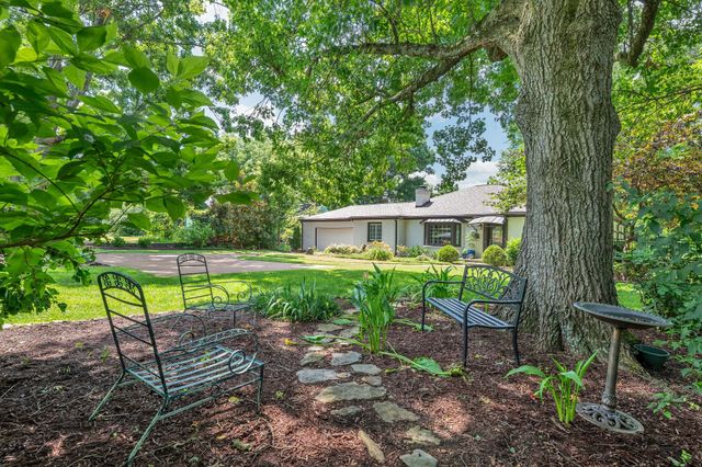 2039 Castleman Dr, Nashville, TN 37215