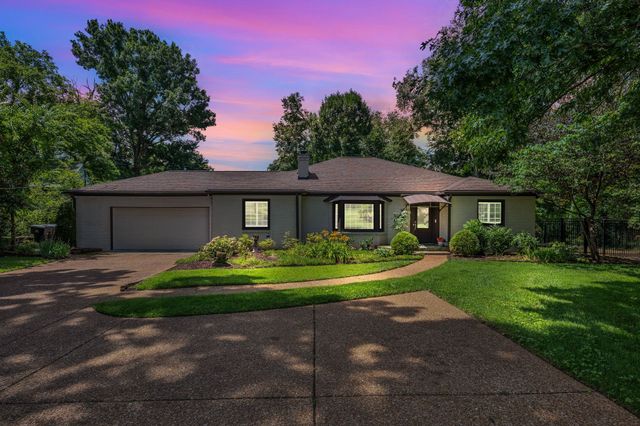 2039 Castleman Dr, Nashville, TN 37215
