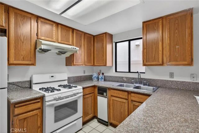 5566 Welland Ave, Temple City, CA 91780