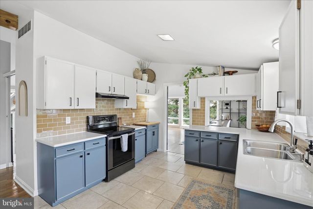 254 BLUFF VIEW DR, Lancaster, PA 17601