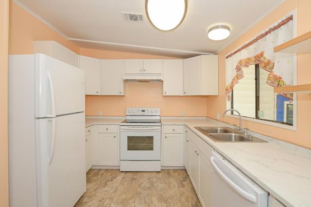 522 Hemingway Terrace, Fort Pierce, FL 34982