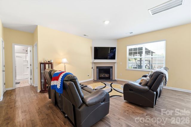 9839 Oak Barrel Lane, Charlotte, NC 28215