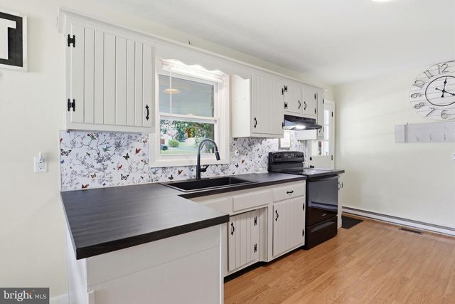 360 N NYES RD, Harrisburg, PA 17112