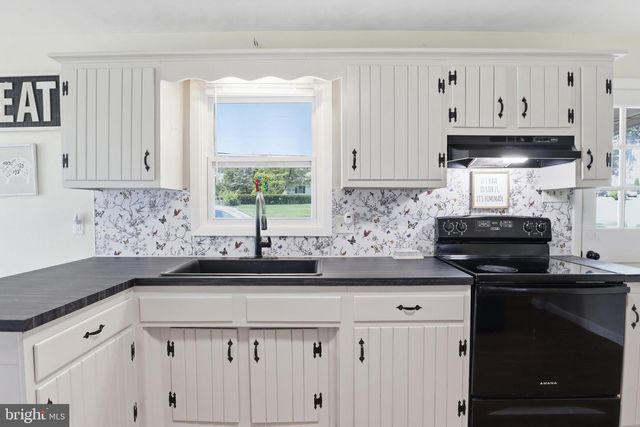 360 N NYES RD, Harrisburg, PA 17112