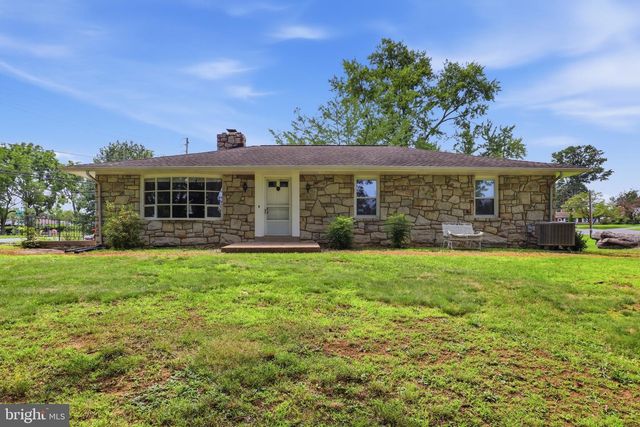 360 N NYES RD, Harrisburg, PA 17112