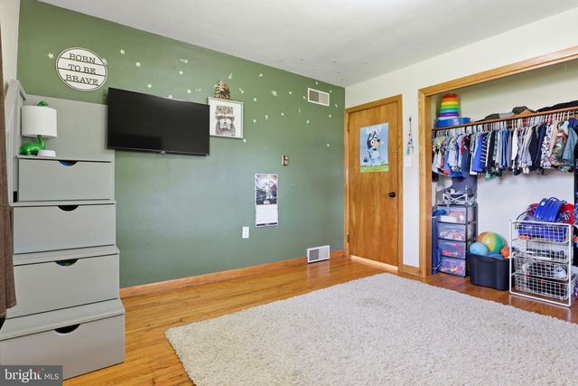 360 N NYES RD, Harrisburg, PA 17112