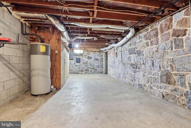360 N NYES RD, Harrisburg, PA 17112