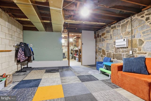 360 N NYES RD, Harrisburg, PA 17112