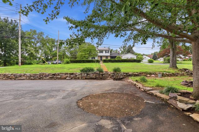 360 N NYES RD, Harrisburg, PA 17112
