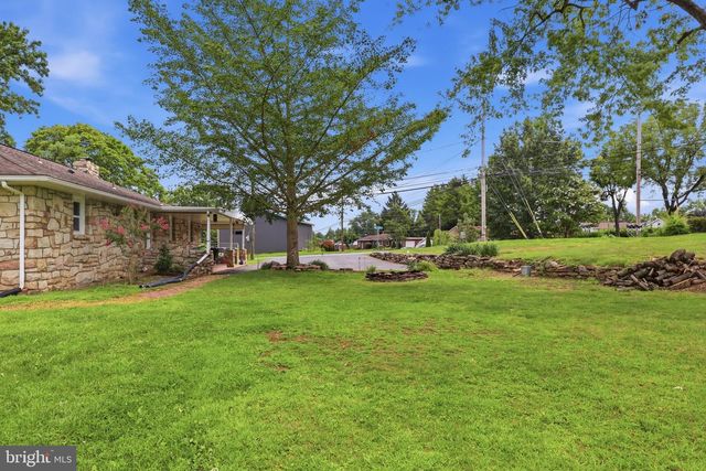360 N NYES RD, Harrisburg, PA 17112