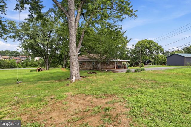 360 N NYES RD, Harrisburg, PA 17112
