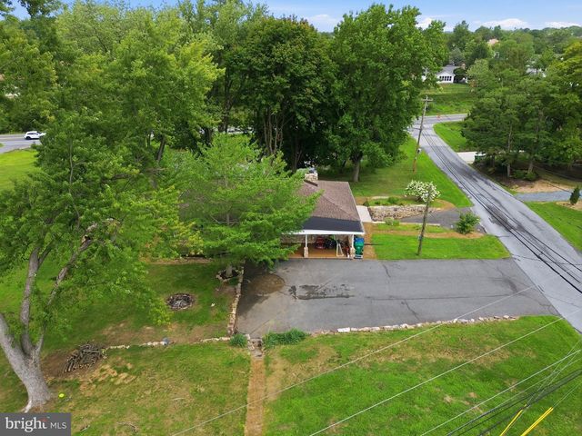 360 N NYES RD, Harrisburg, PA 17112