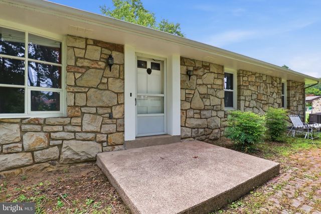 360 N NYES RD, Harrisburg, PA 17112