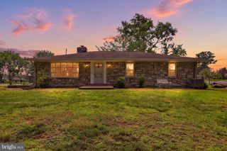 360 N NYES RD, Harrisburg, PA 17112