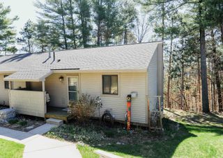 11255 E Fort Road, Suttons Bay Twp, MI 49682