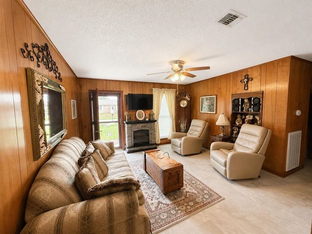 203 Hampton St, Houma, LA 70364