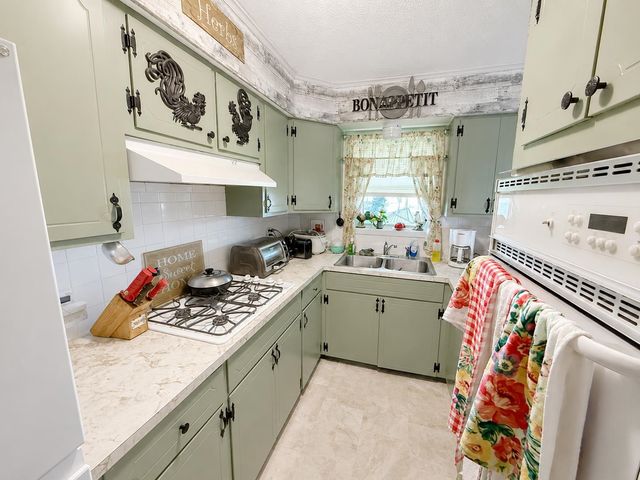 203 Hampton St, Houma, LA 70364