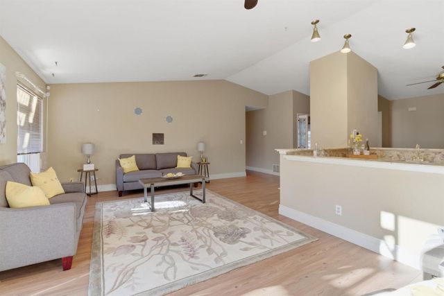 930 Kapareil Dr, Tracy, CA 95376