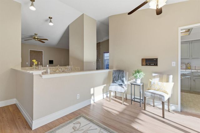 930 Kapareil Dr, Tracy, CA 95376