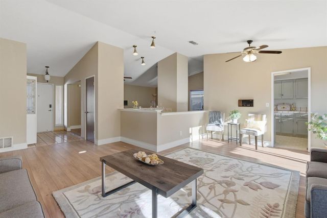 930 Kapareil Dr, Tracy, CA 95376