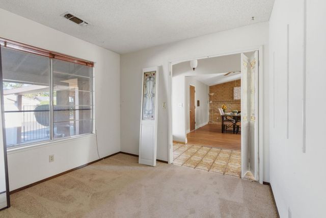 930 Kapareil Dr, Tracy, CA 95376