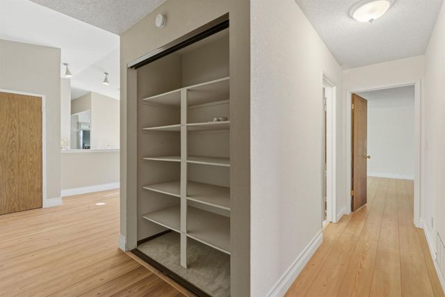 930 Kapareil Dr, Tracy, CA 95376