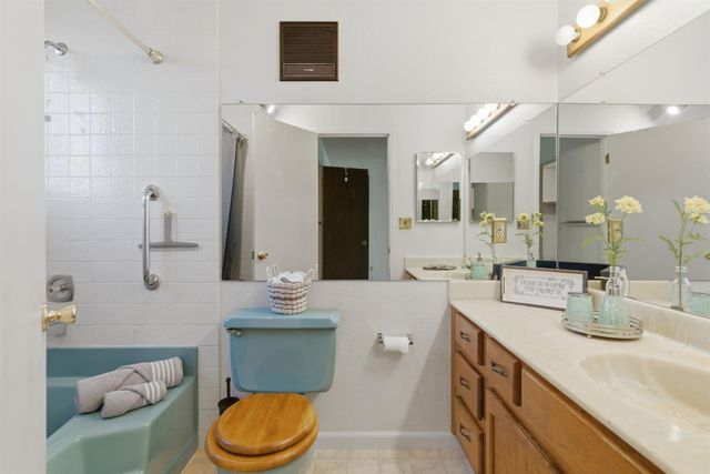 930 Kapareil Dr, Tracy, CA 95376