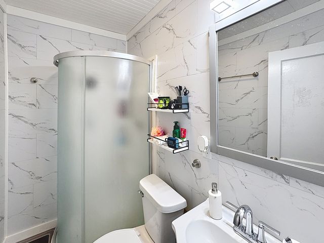 2437 33rd Avenue, Rock Island, IL 6201