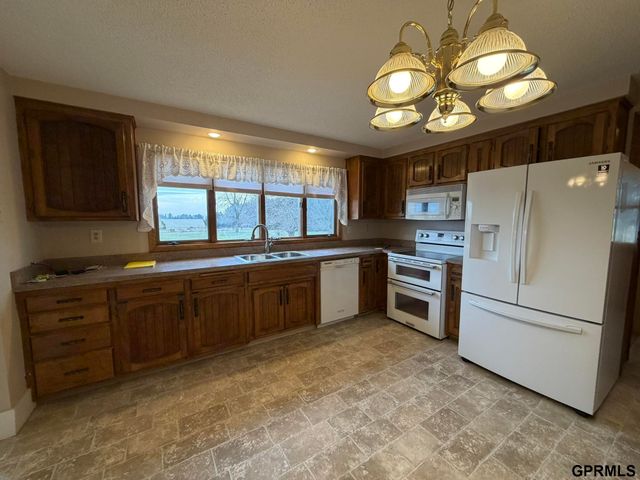 1445 County Road 2100 Road, Wilber, NE 68465