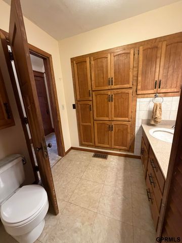 1445 County Road 2100 Road, Wilber, NE 68465