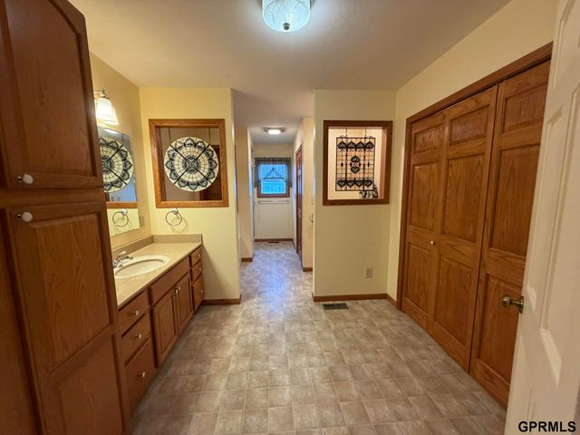 1445 County Road 2100 Road, Wilber, NE 68465