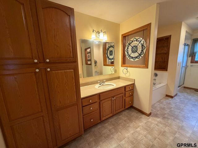 1445 County Road 2100 Road, Wilber, NE 68465