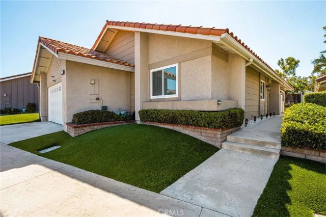33 Richmond, Irvine, CA 92620