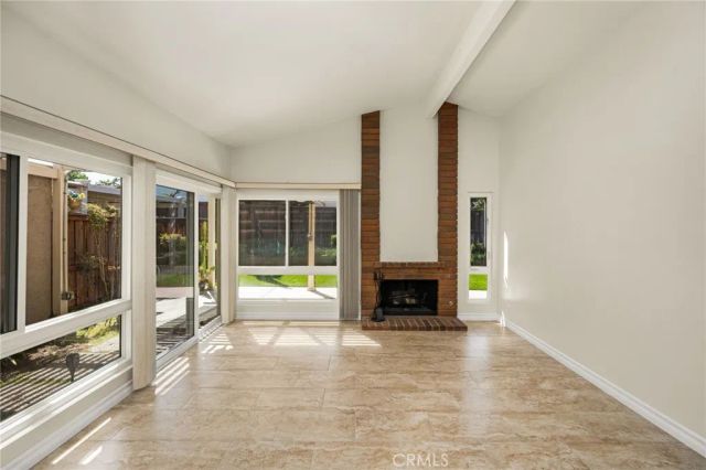 33 Richmond, Irvine, CA 92620
