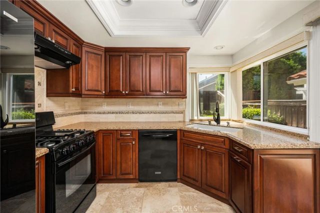 33 Richmond, Irvine, CA 92620