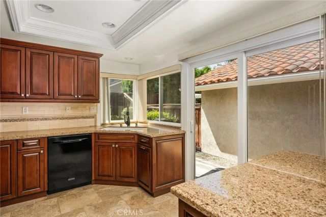 33 Richmond, Irvine, CA 92620