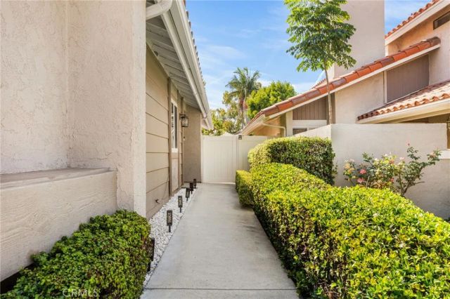 33 Richmond, Irvine, CA 92620
