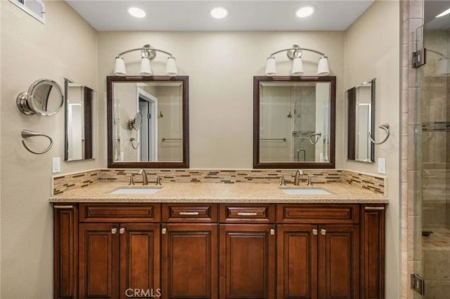 33 Richmond, Irvine, CA 92620