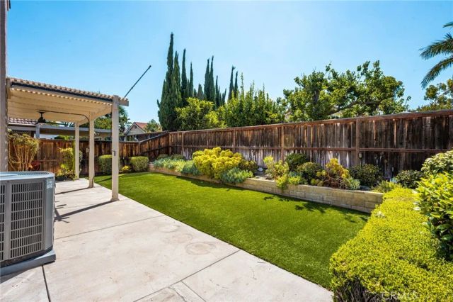 33 Richmond, Irvine, CA 92620