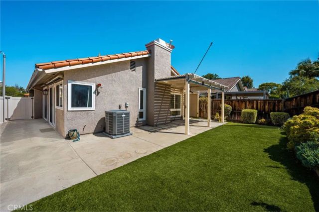 33 Richmond, Irvine, CA 92620