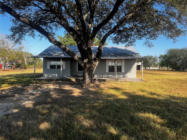 3527 S State Highway 71, El Campo, TX 77437