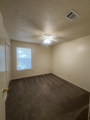 627 Overlook Court, Arlington, TX 76012