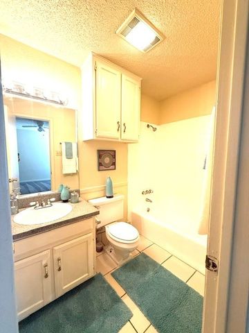 627 Overlook Court, Arlington, TX 76012