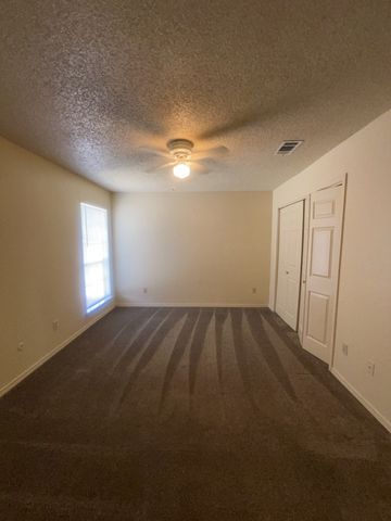 627 Overlook Court, Arlington, TX 76012