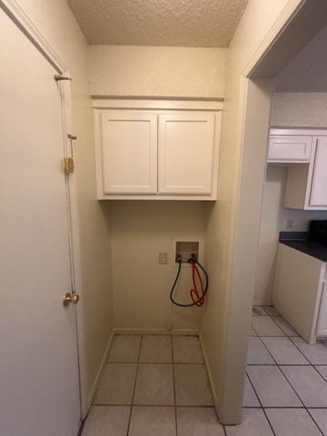 627 Overlook Court, Arlington, TX 76012